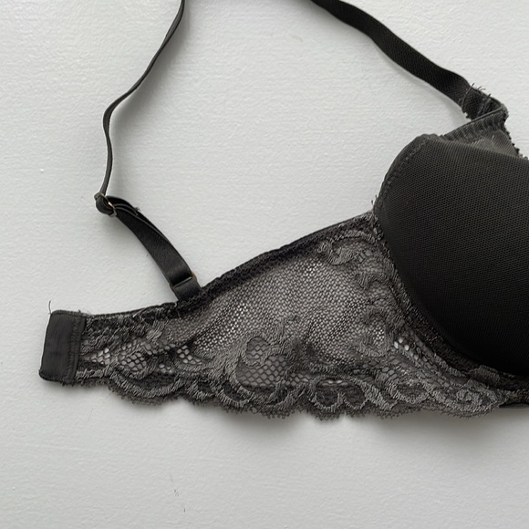 Natori Feathers bra. 32B. - Picture 2 of 5